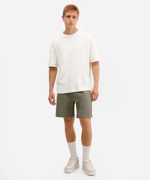 bermuda reta masculina com bolsos verde