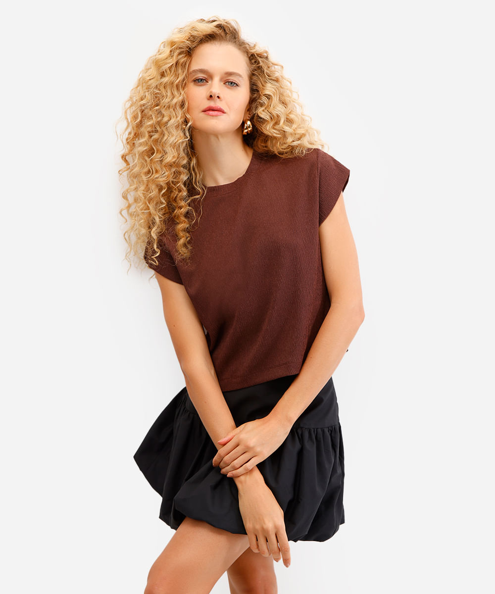blusa muscle tee texturizada marrom