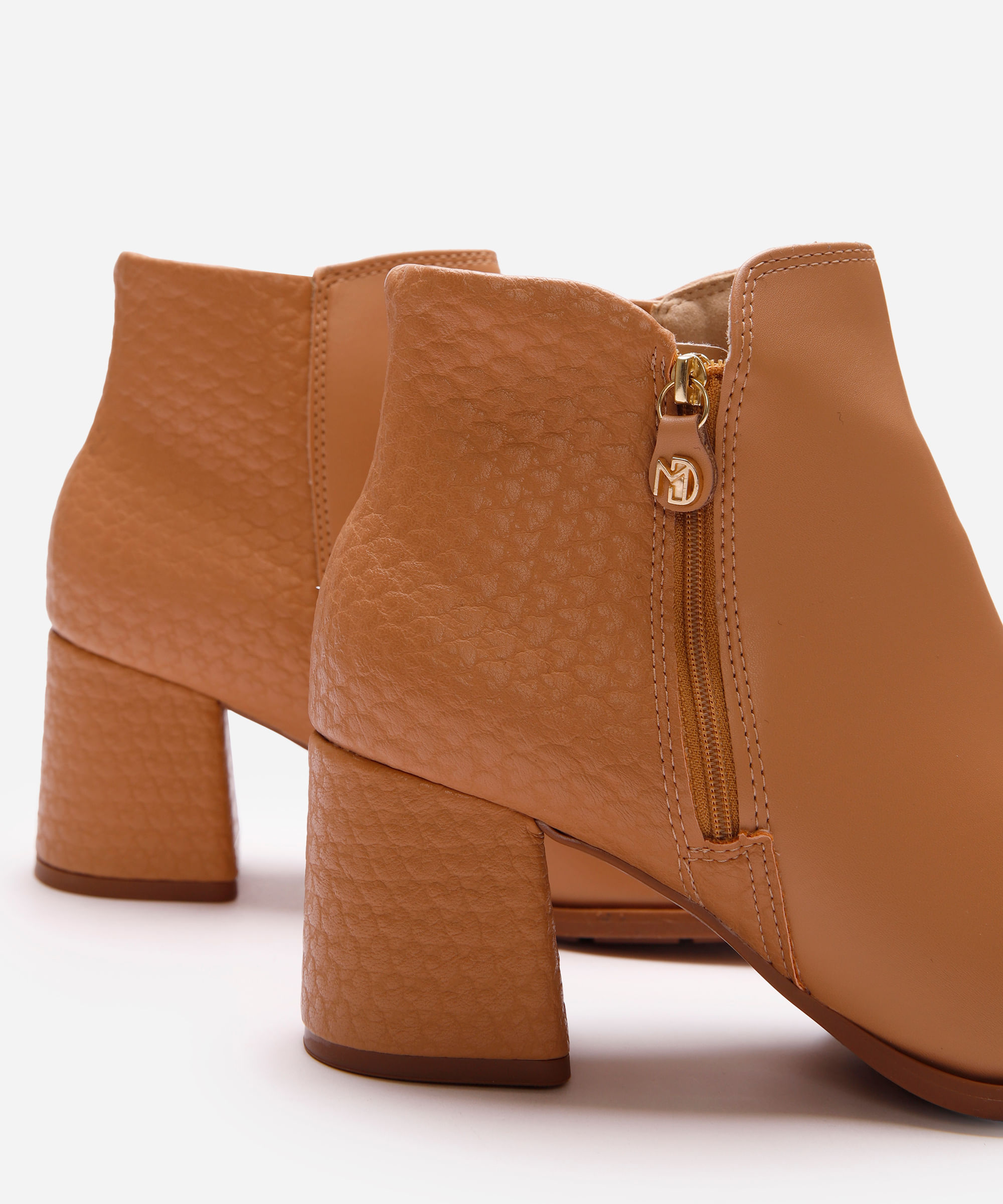 bota feminina cano curto texturizada modare marrom