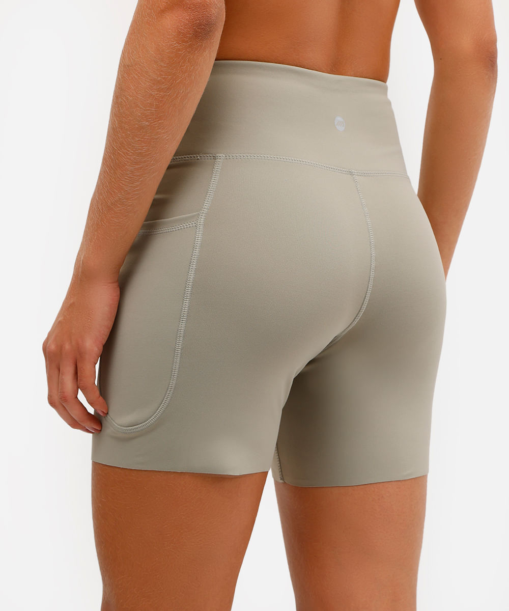 bermuda feminina esportiva com bolsos verde