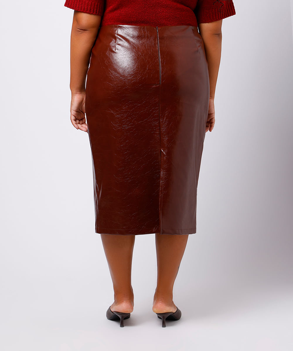 saia reta feminina de poliuretano mindset plus size - marrom