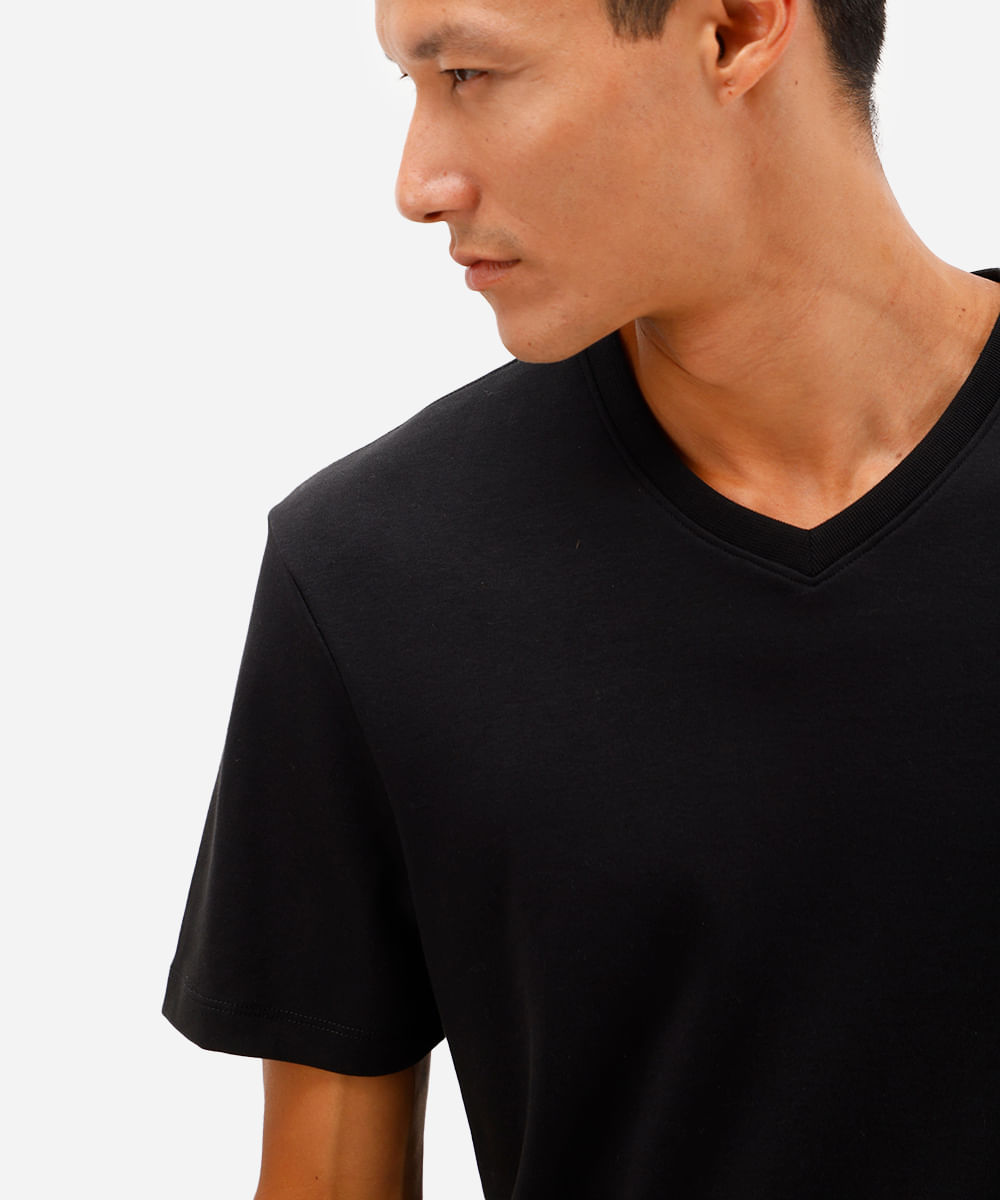 camiseta básica masculina de algodão peruano bold gola v preta