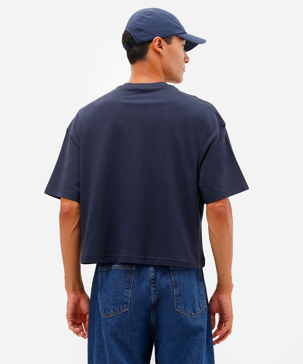 camiseta masculina cropped de algodão manga curta com bordado azul