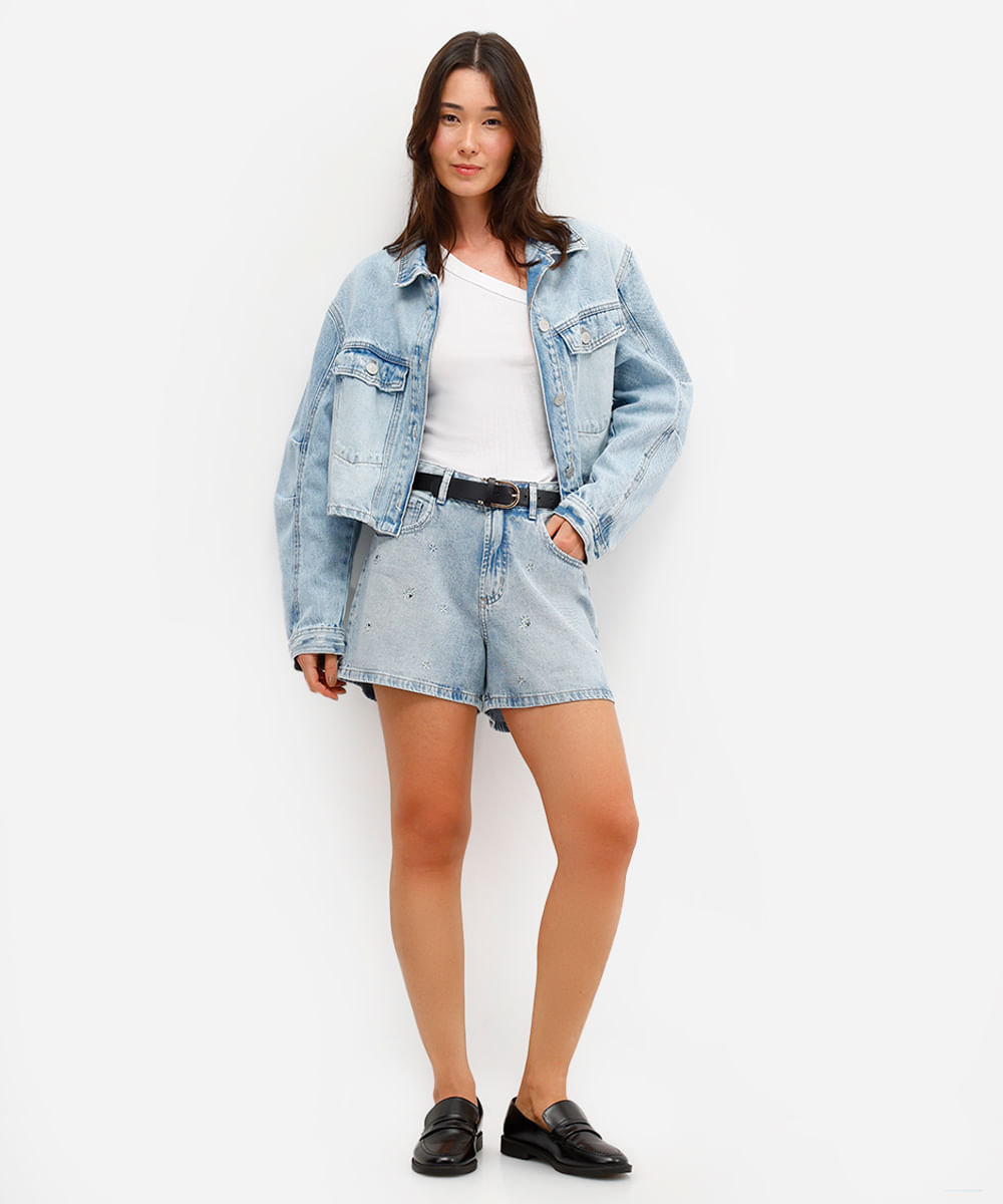 short feminino jeans com bordado e brilhos azul