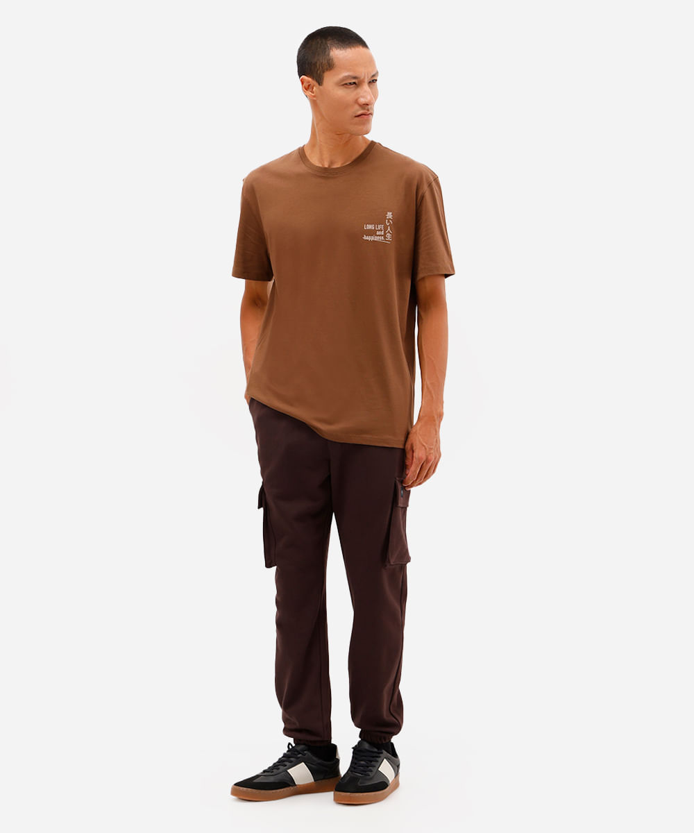 camiseta masculina de algodão peruano estampada marrom