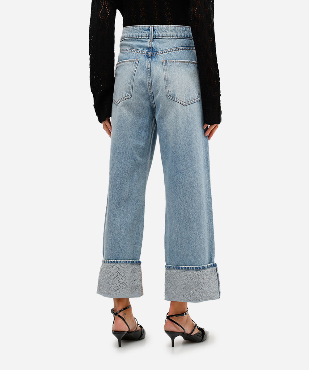 calça reta feminina jeans barra dobrada com brilhos azul