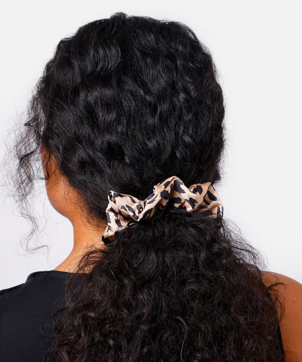 kit de 2 elásticos de cabelo scrunchie animal print e laise mindset colorido