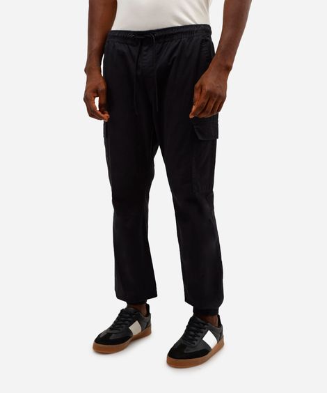 calça jogger masculina de sarja com bolso cargo preta