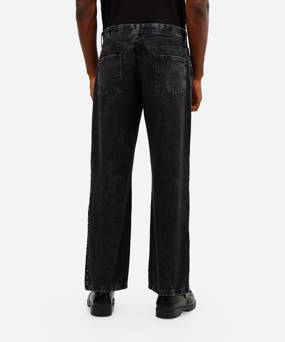 calça reta masculina jeans com tachas preta