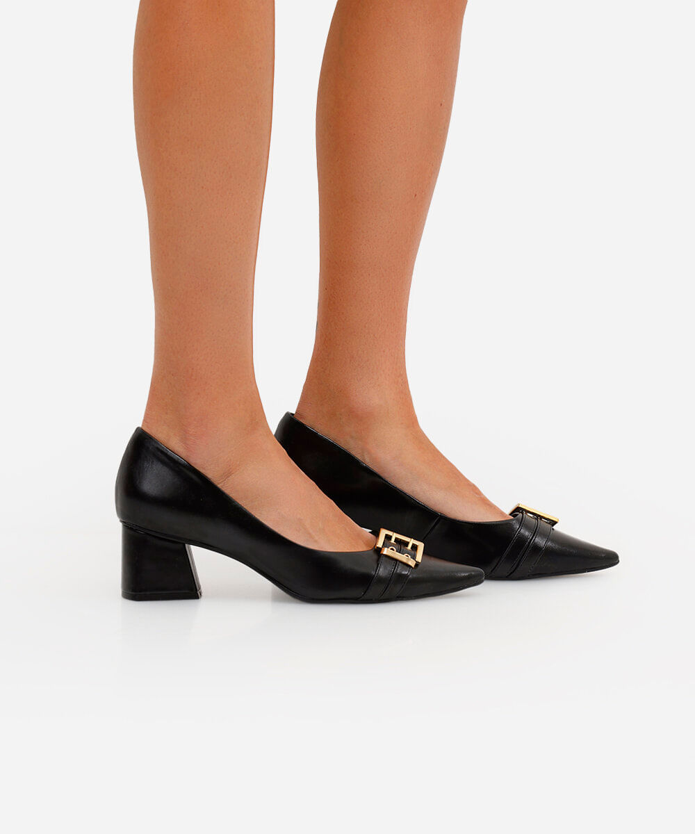 scarpin feminino bico fino com fivela oneself preto