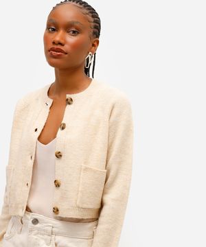 cardigan feminino de tricot com bolsos bege