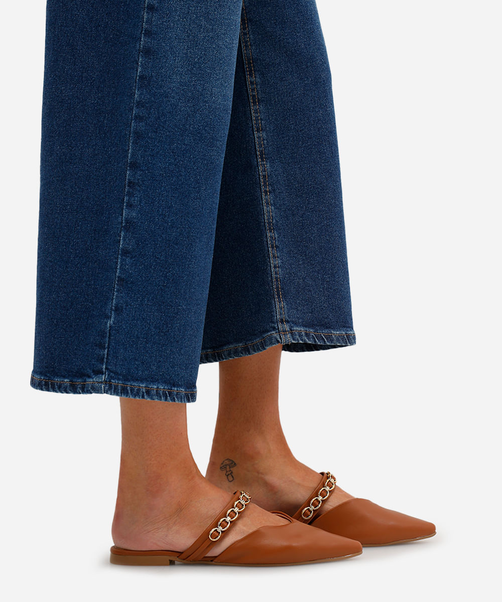 mule bico fino com corrente oneself marrom