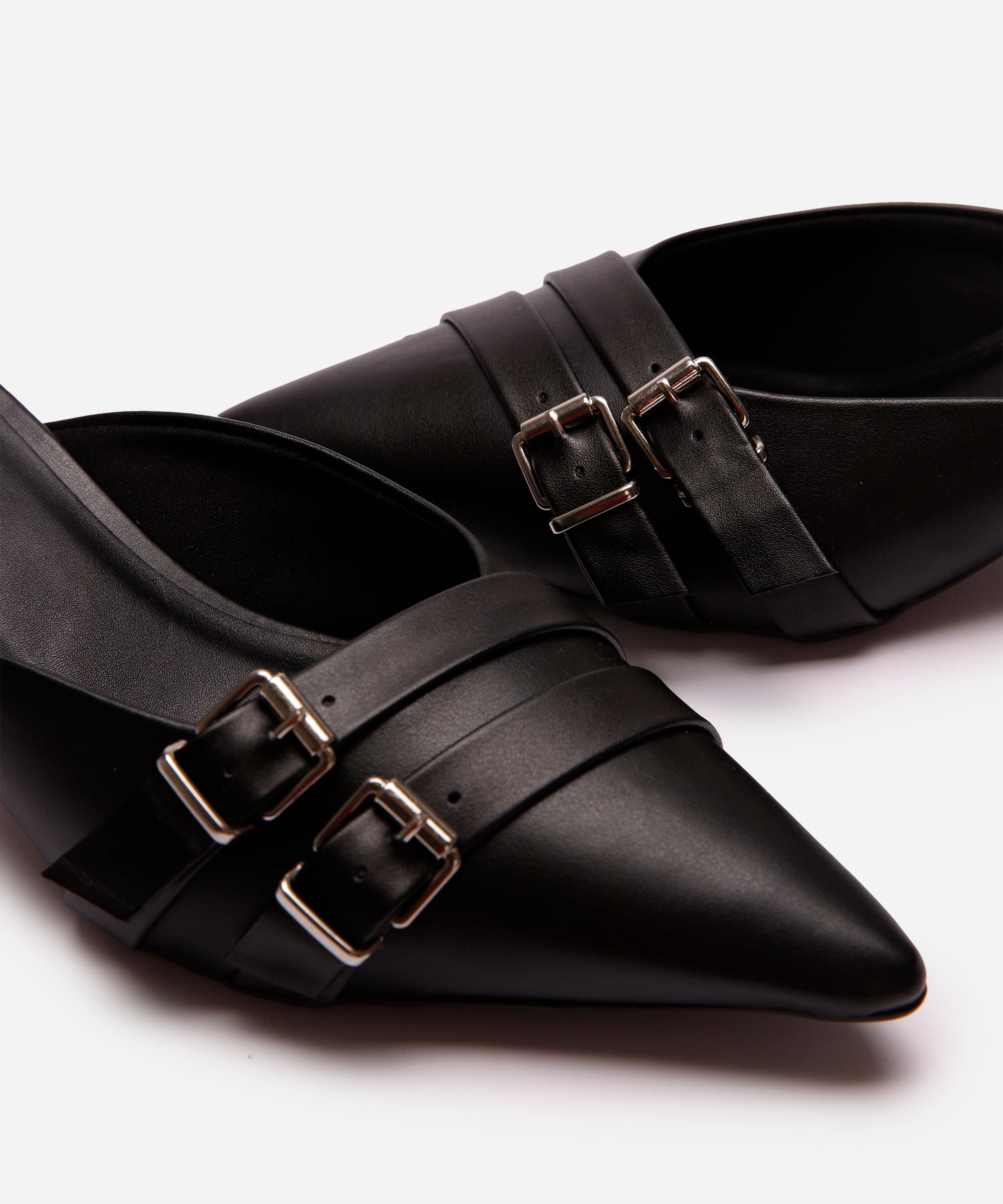 scarpin kitten com fivela oneself preto