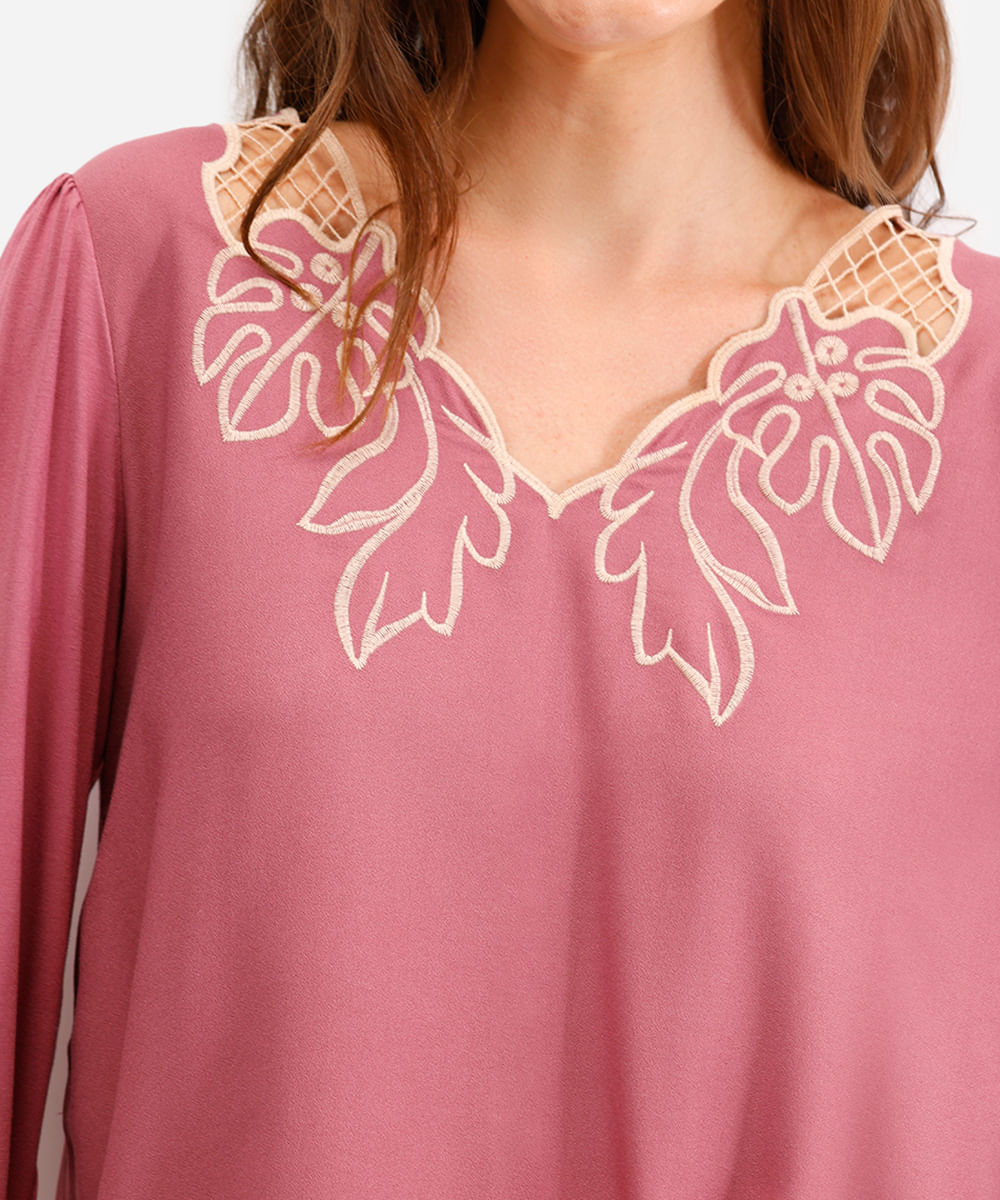 bata de viscose decote v folhagem vinho