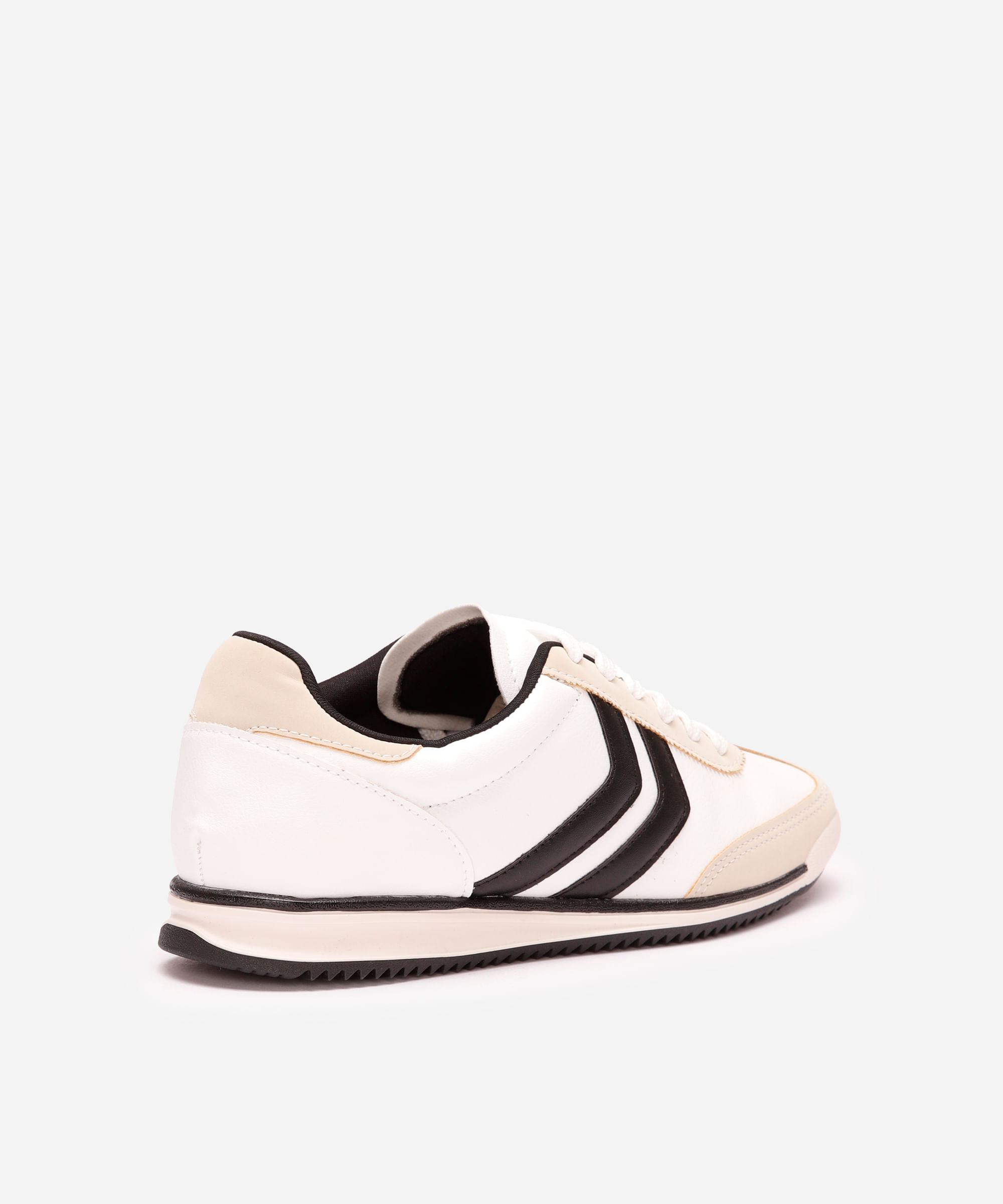 tênis casual com recortes bicolor branco