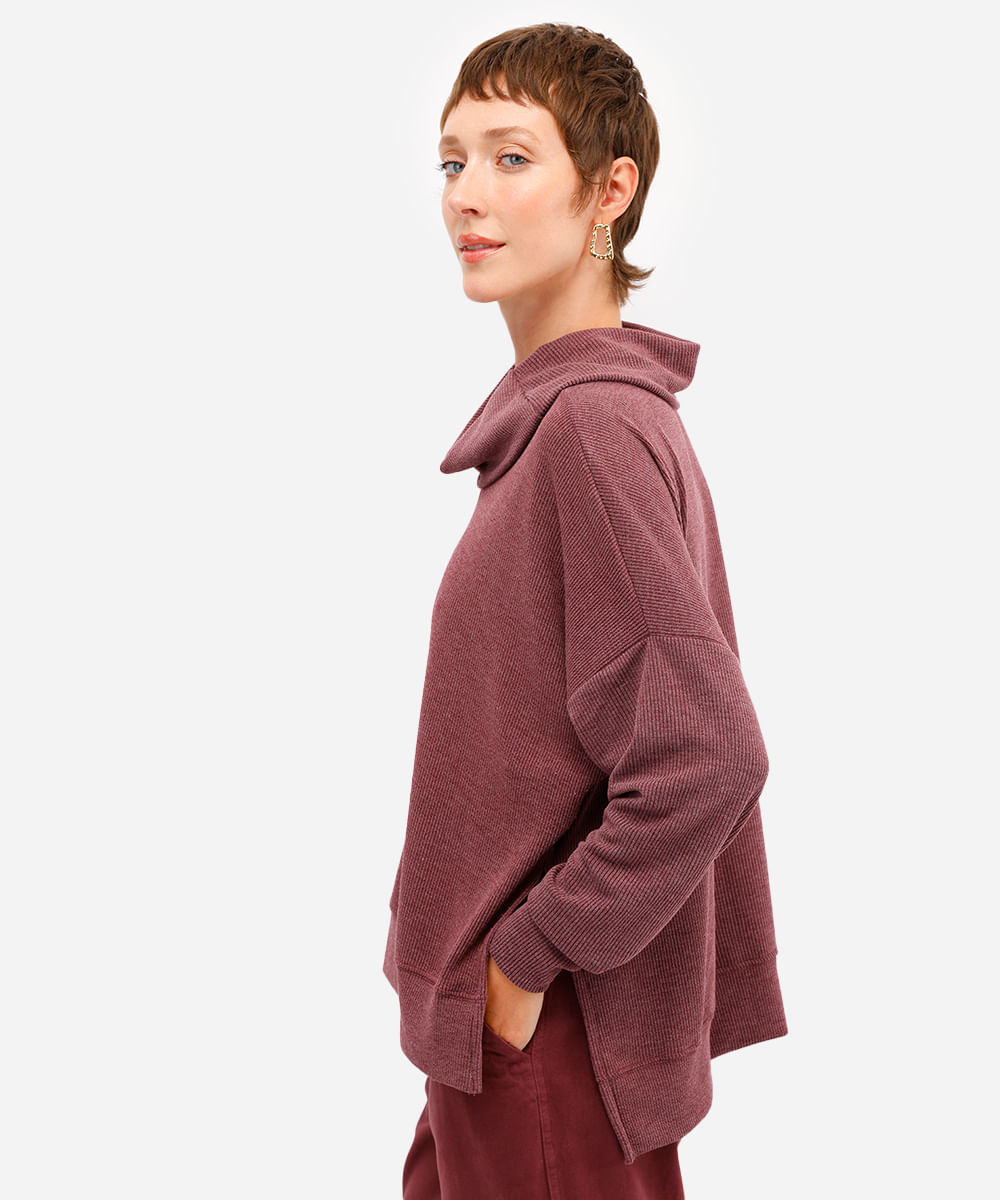 blusa oversized feminina de malha gola alta vinho