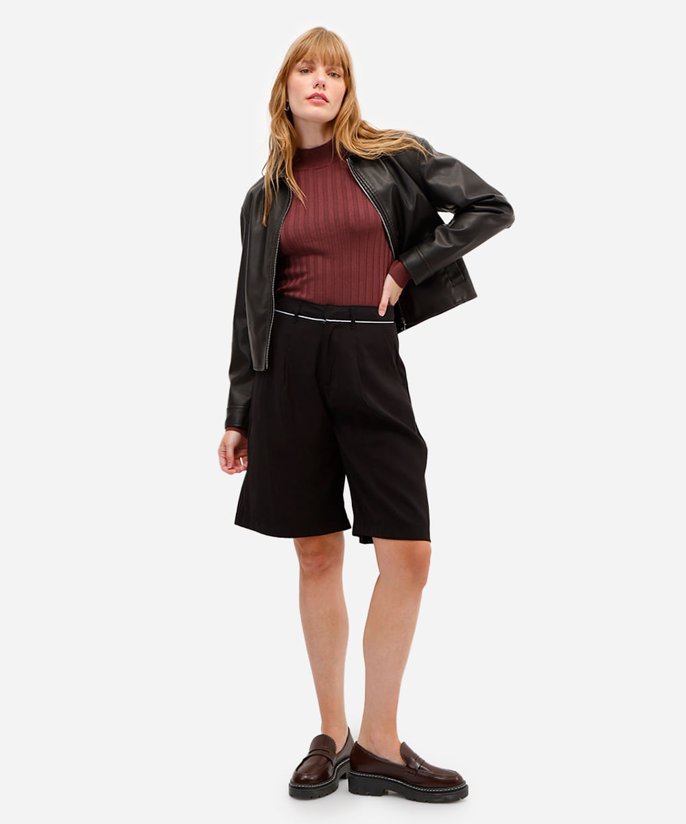 suéter de tricot canelado gola alta marrom