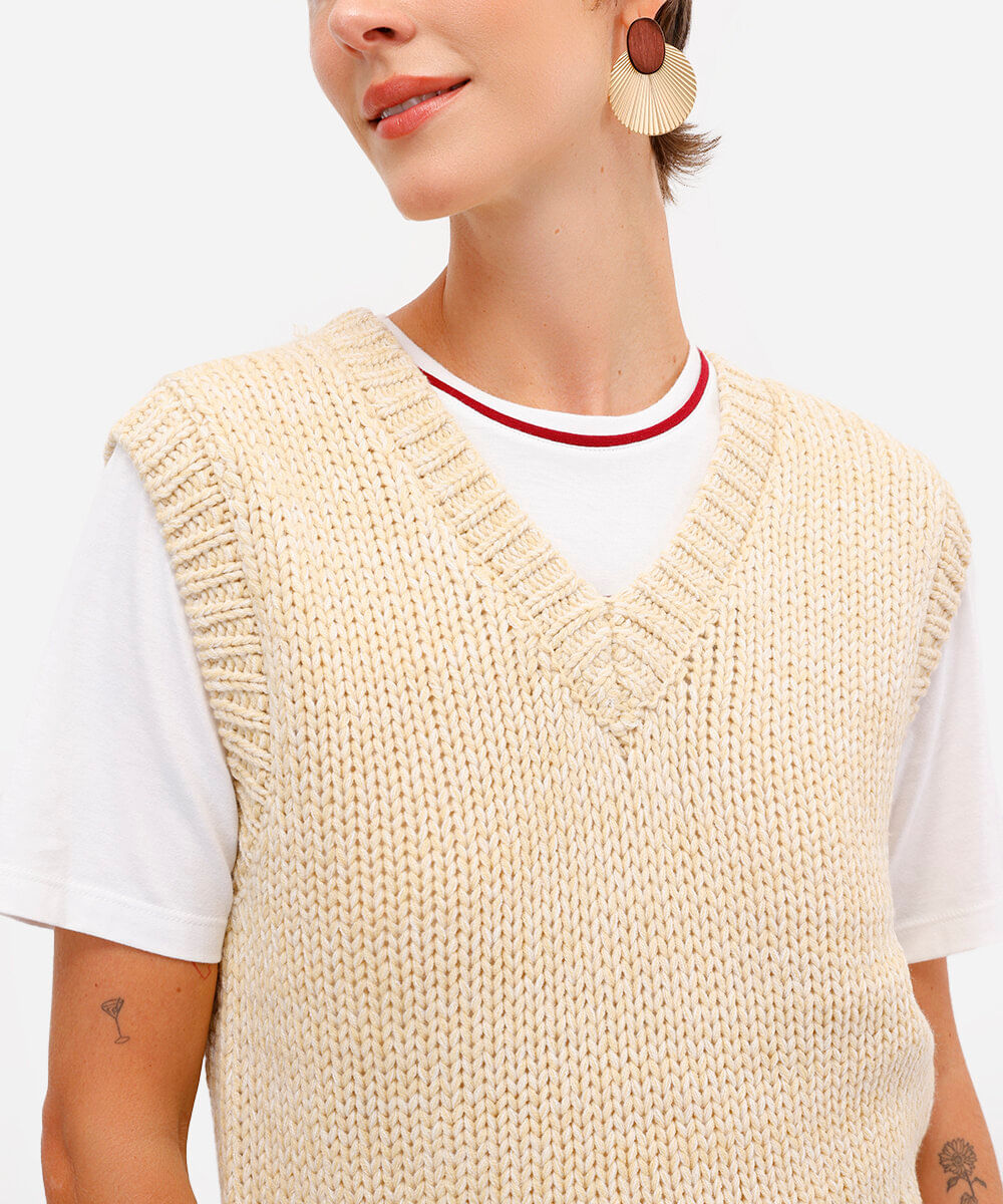colete feminino de tricot decote v bege