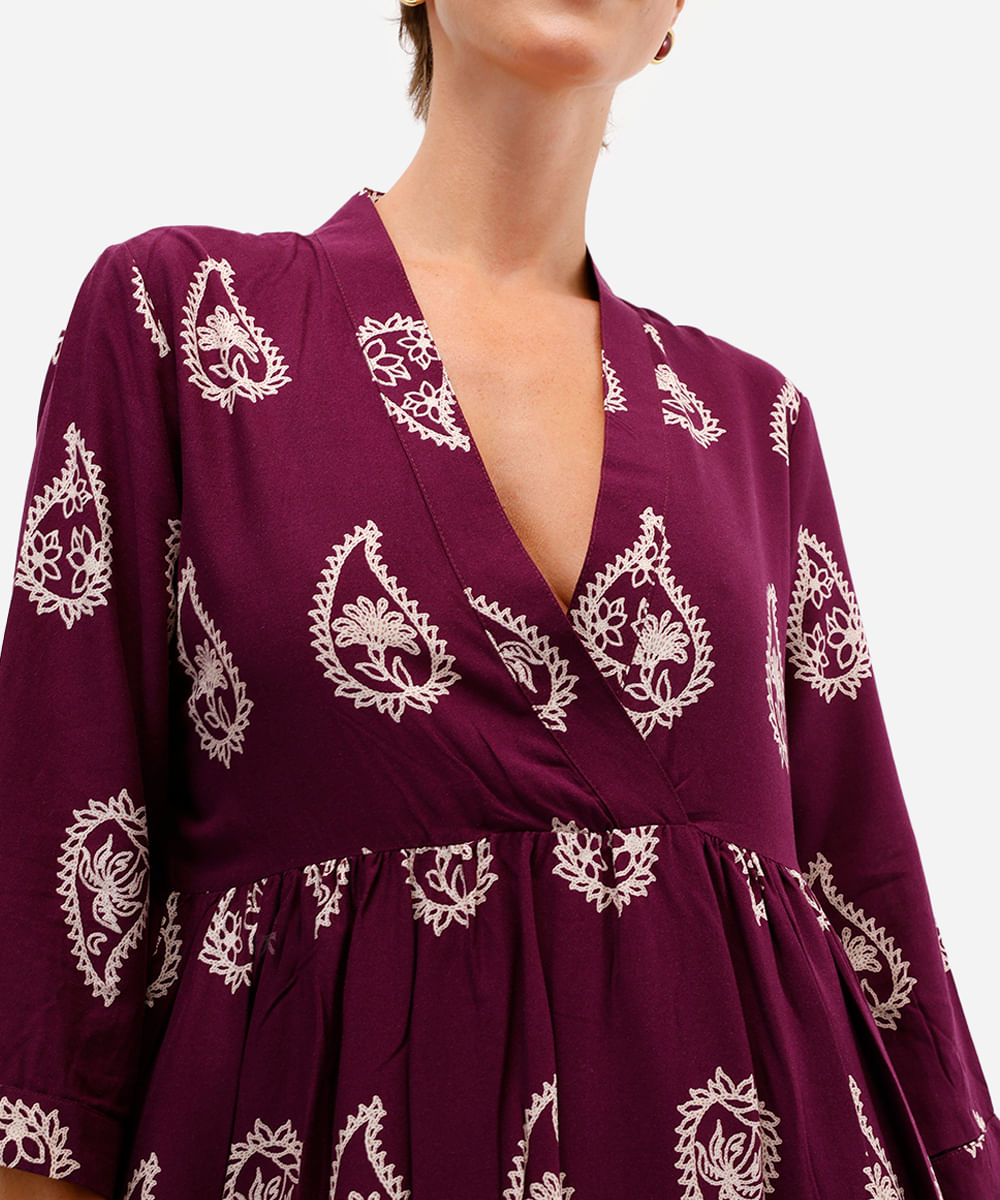 vestido curto feminino de viscose paisley roxo