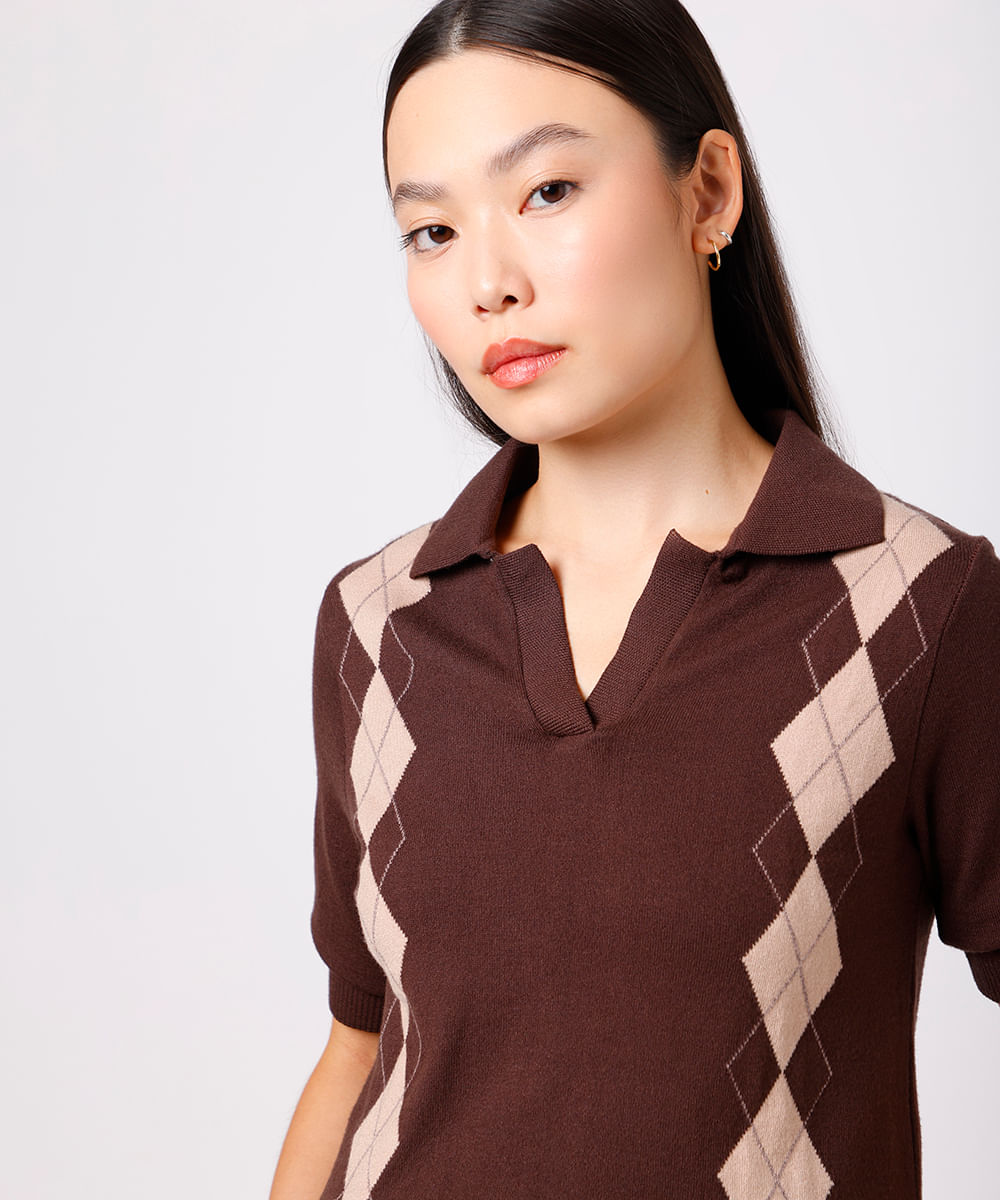 polo feminina de tricot xadrez argyle mindset marrom