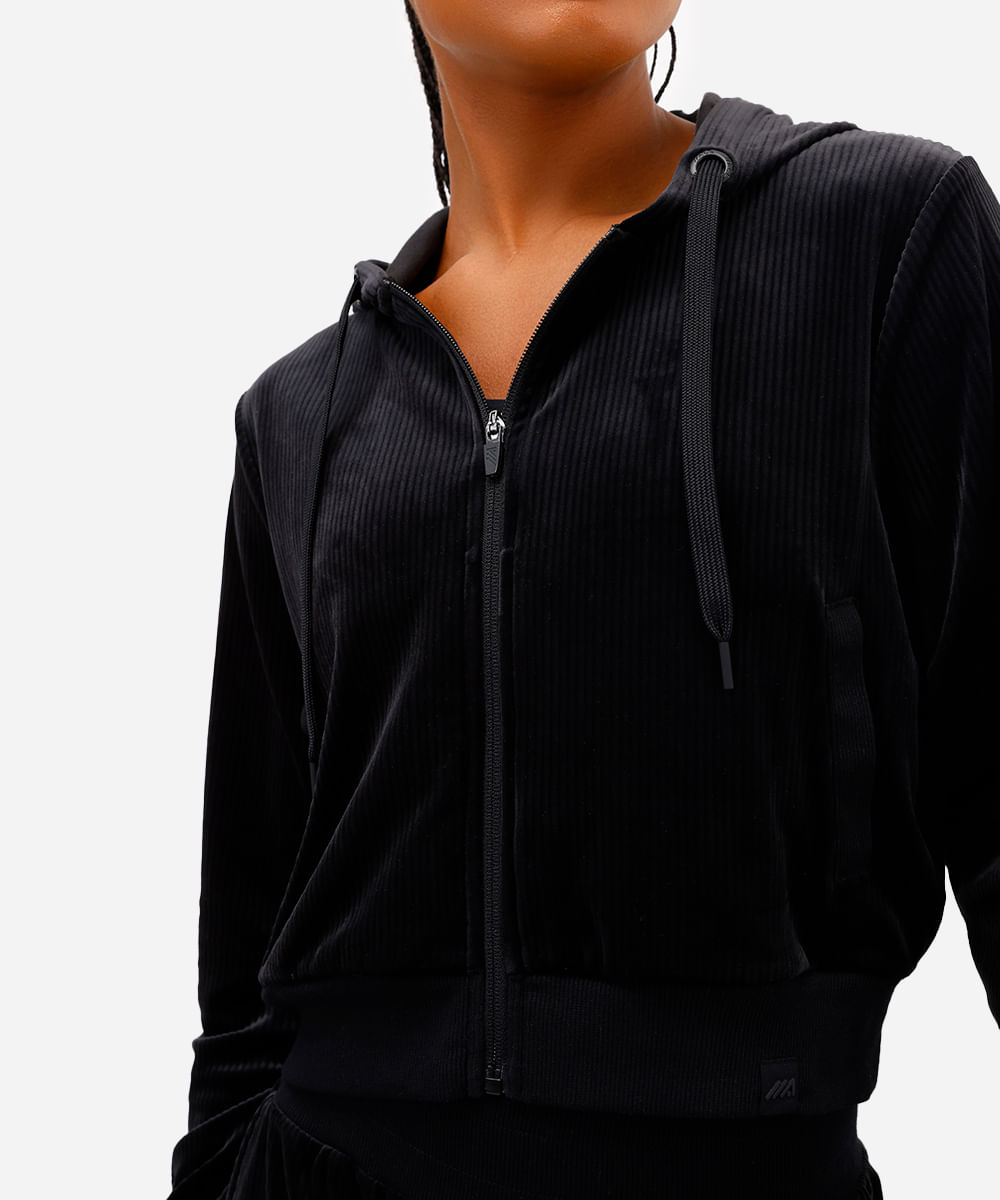 jaqueta bomber cropped plush esportiva com capuz preta