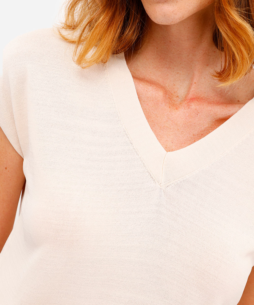 blusa muscle tee feminina de tricot decote v bege