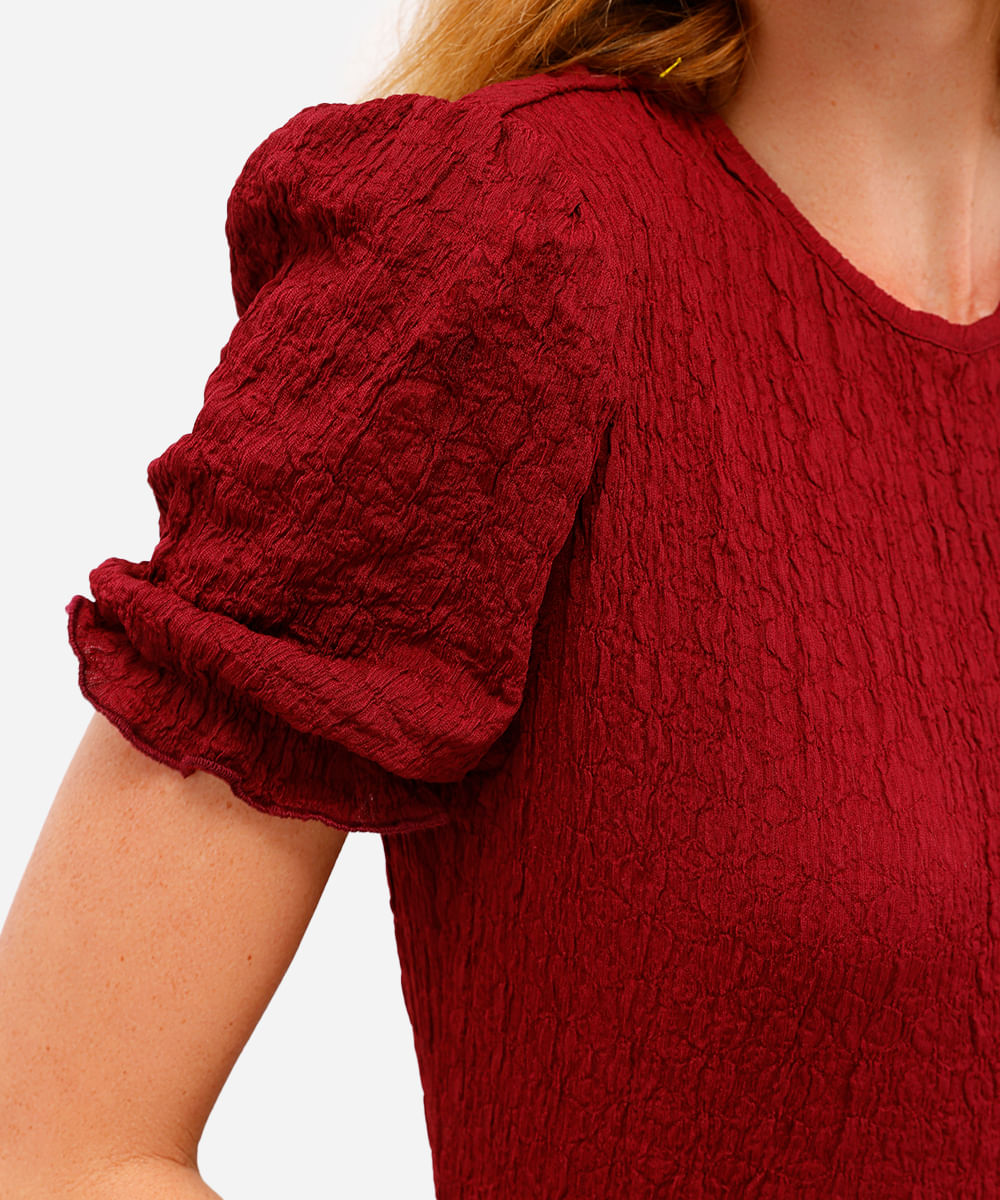 blusa feminina manga bufante texturizada vinho