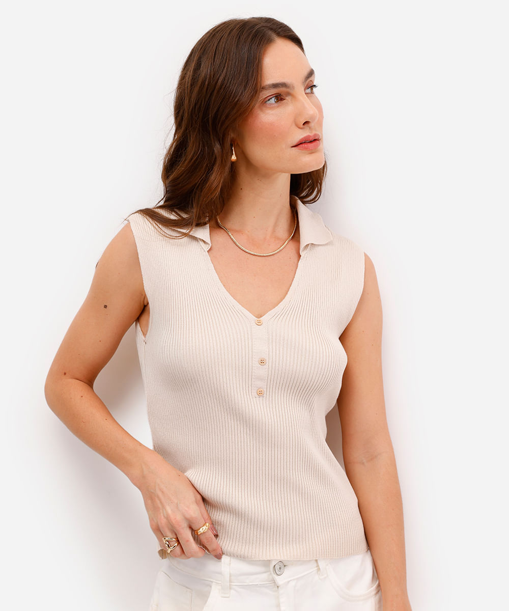 polo feminina de tricot decote v canelada bege