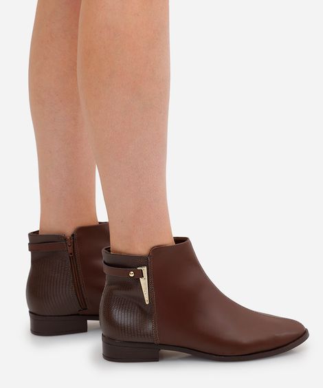 bota chelsea via uno texturizada marrom