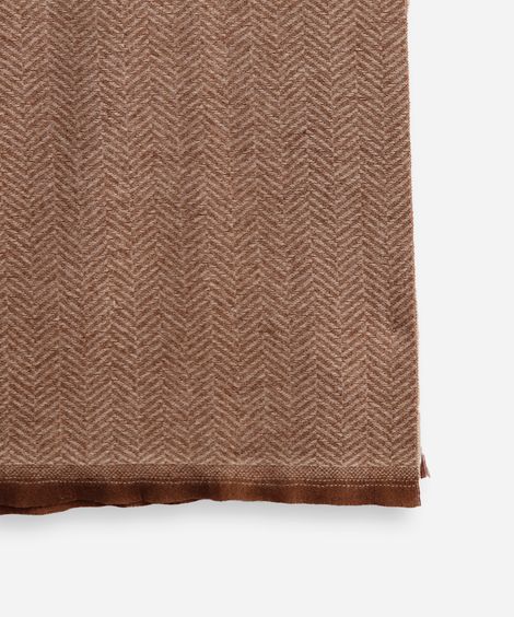 cachecol chevron com franjas mindset marrom