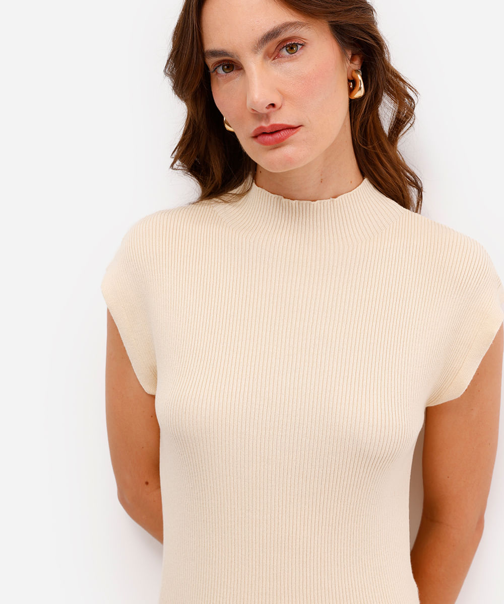 blusa feminina de tricot canelada com fendas bege