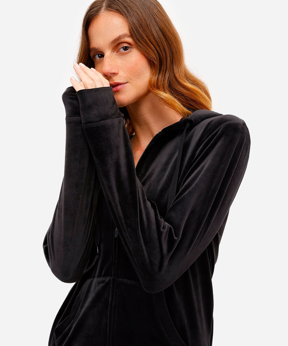 jaqueta de plush com capuz esportiva ace preta