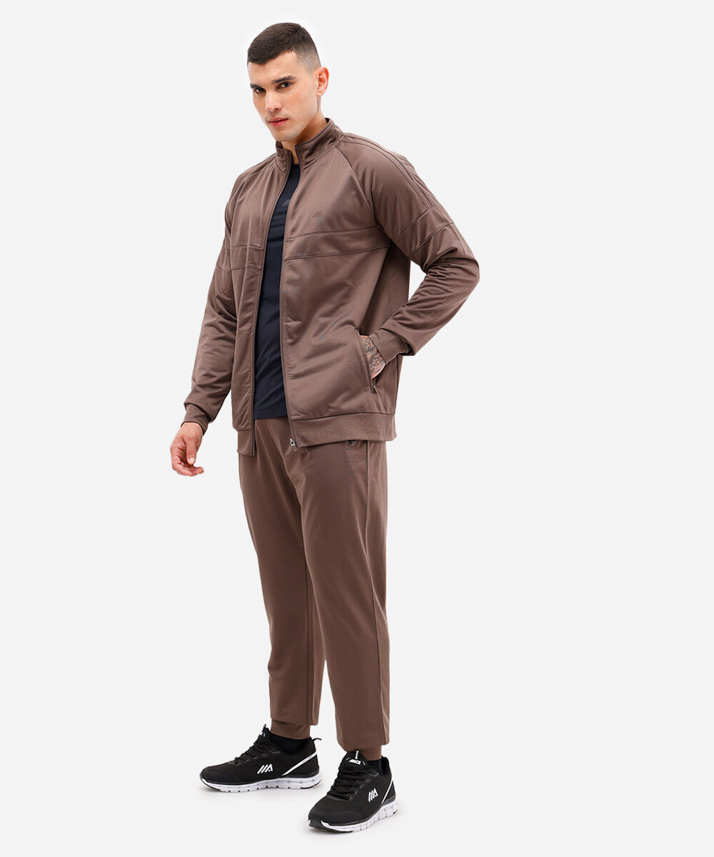 calça jogger esportiva com bolsos marrom