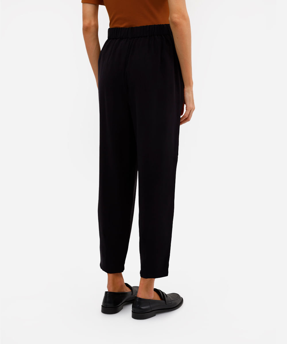 calça alfaiataria de viscose com pregas cintura alta - preto