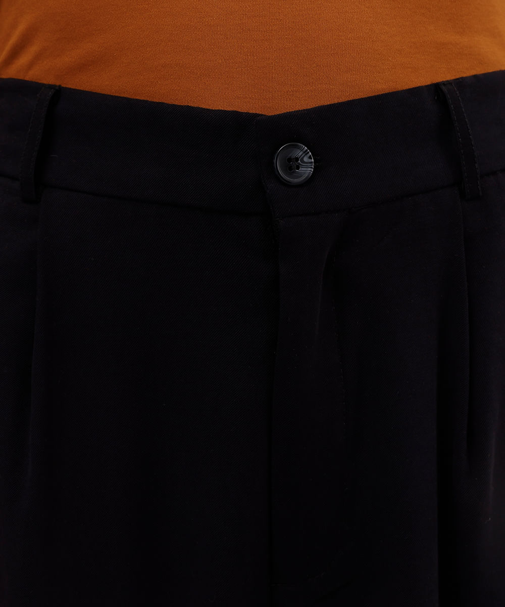 calça alfaiataria de viscose com pregas cintura alta - preto