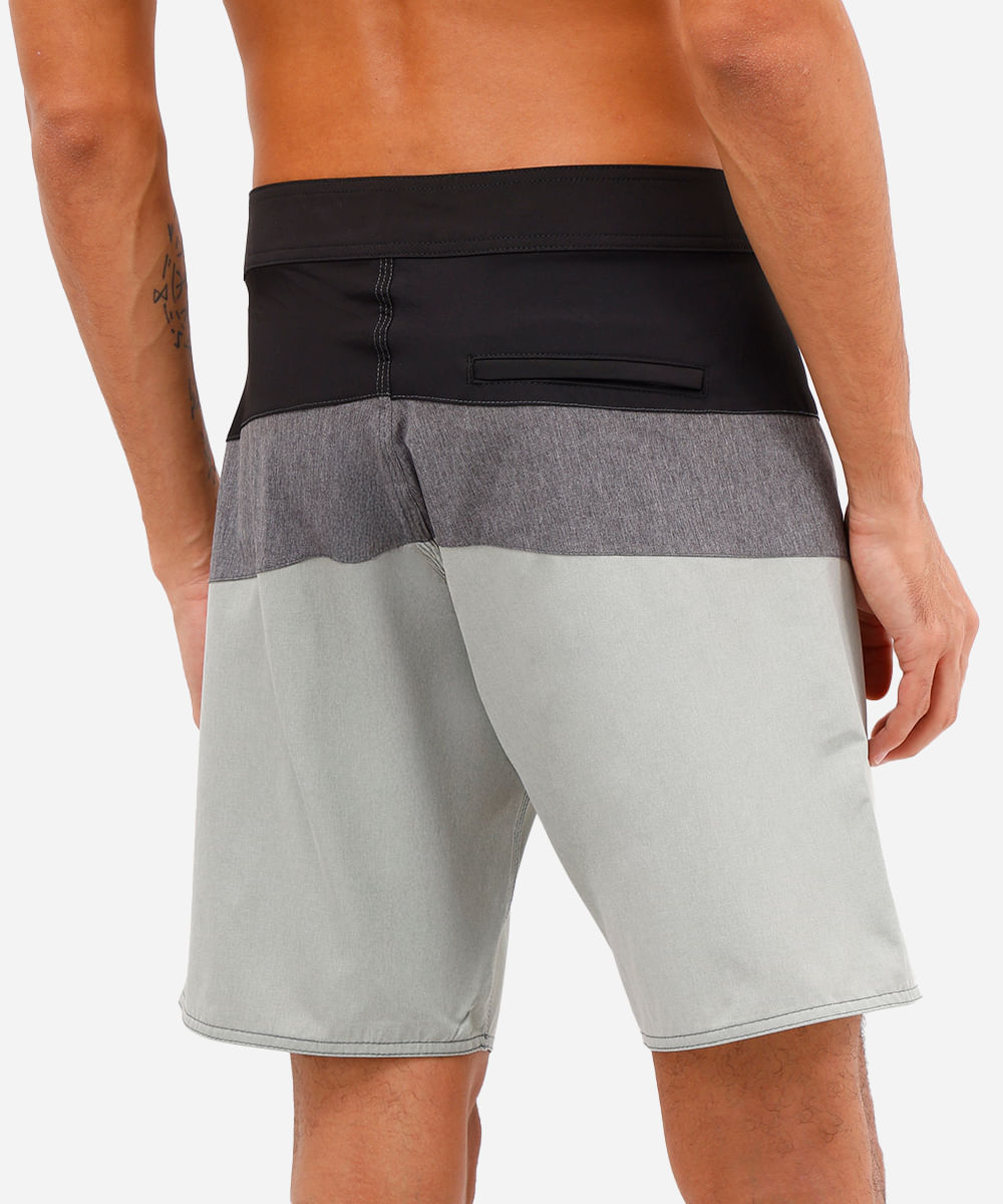 short boardshort masculino com recortes cinza