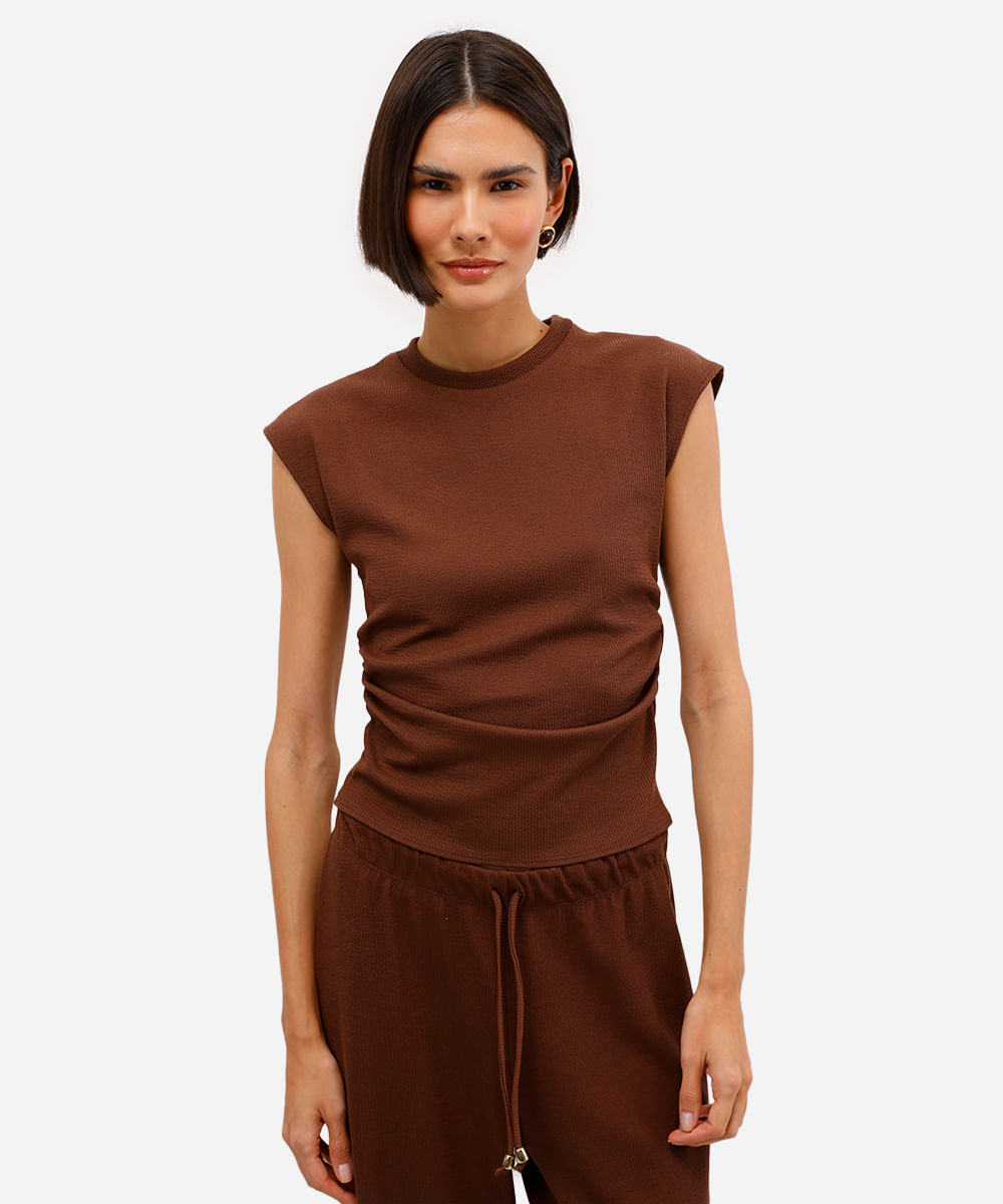 blusa texturizada manga japonesa - marrom