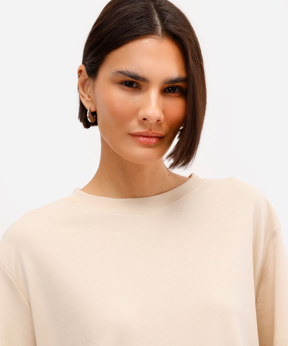 camiseta comfort feminina de algodão peruano interlock bege