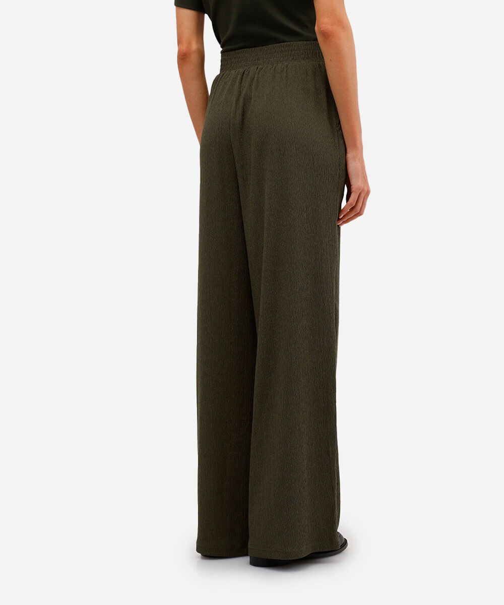 calça wide leg com bolsos texturizada verde