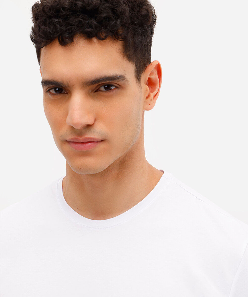 camiseta slim básica manga curta branca