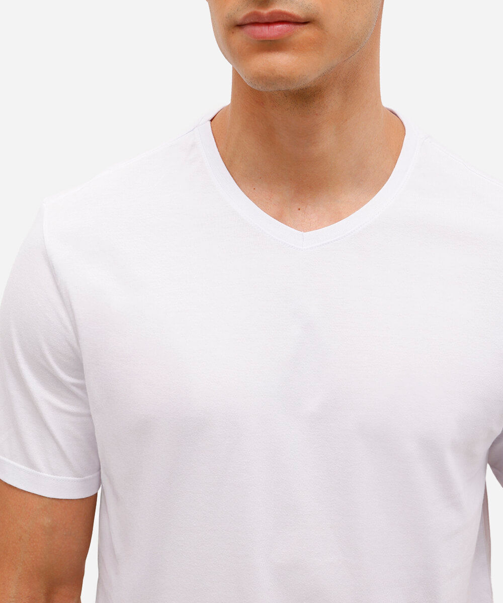 camiseta de algodão básica gola v branca