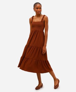 vestido midi feminino texturizado com recortes alças médias marrom