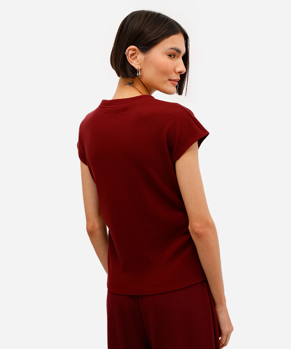 blusa texturizada manga japonesa - vinho escuro