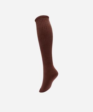 meia feminina de tricot cano longo texturizada marrom
