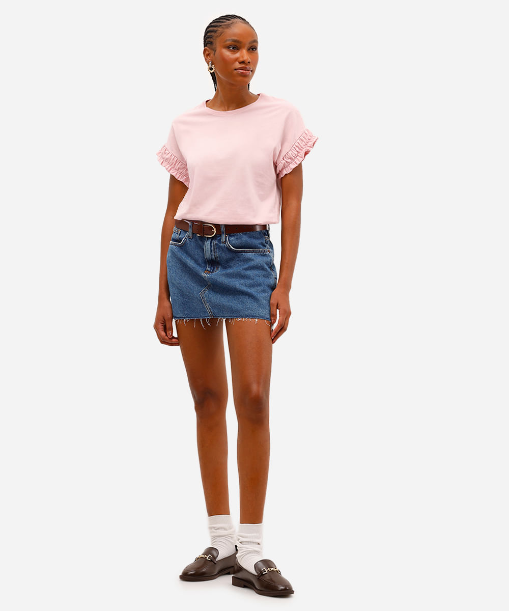 camiseta de algodão manga curta com fru fru rosa