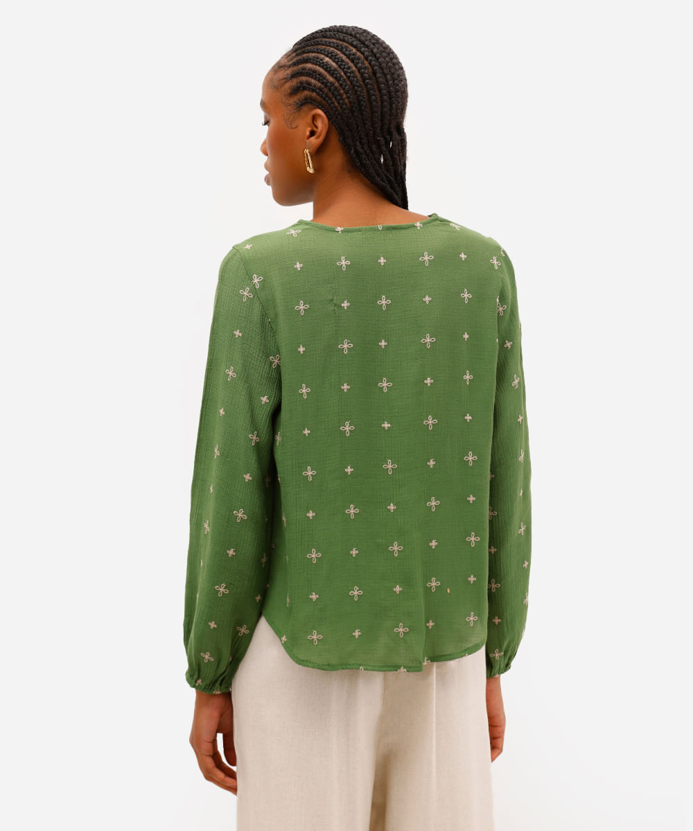 camisa feminina de viscose texturizada bordada verde
