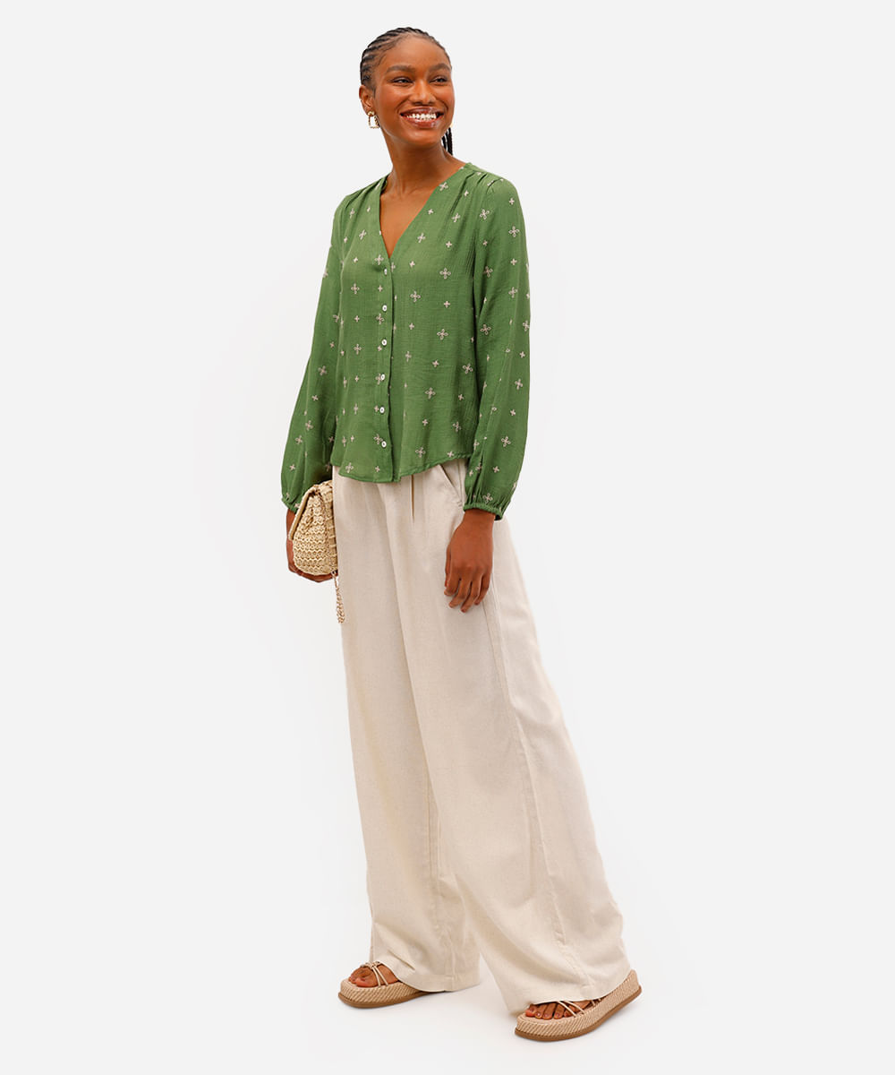 camisa feminina de viscose texturizada bordada verde