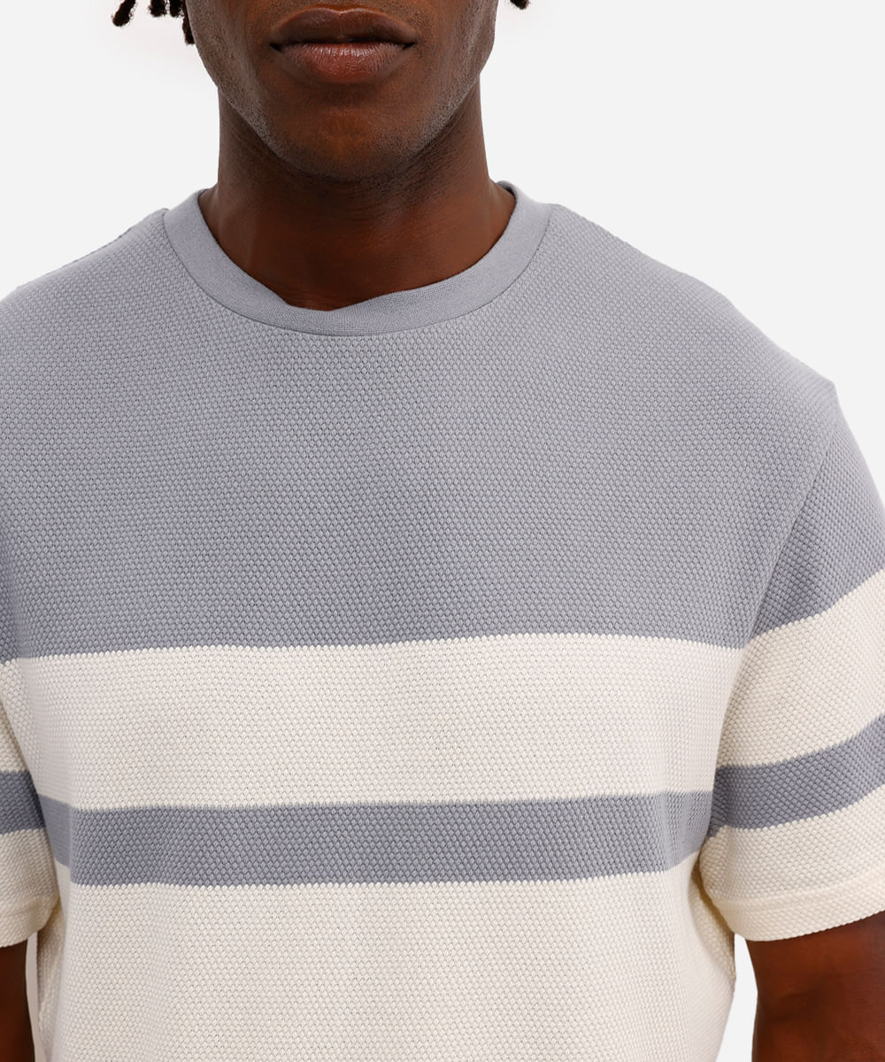 camiseta comfort texturizada listrada manga curta azul