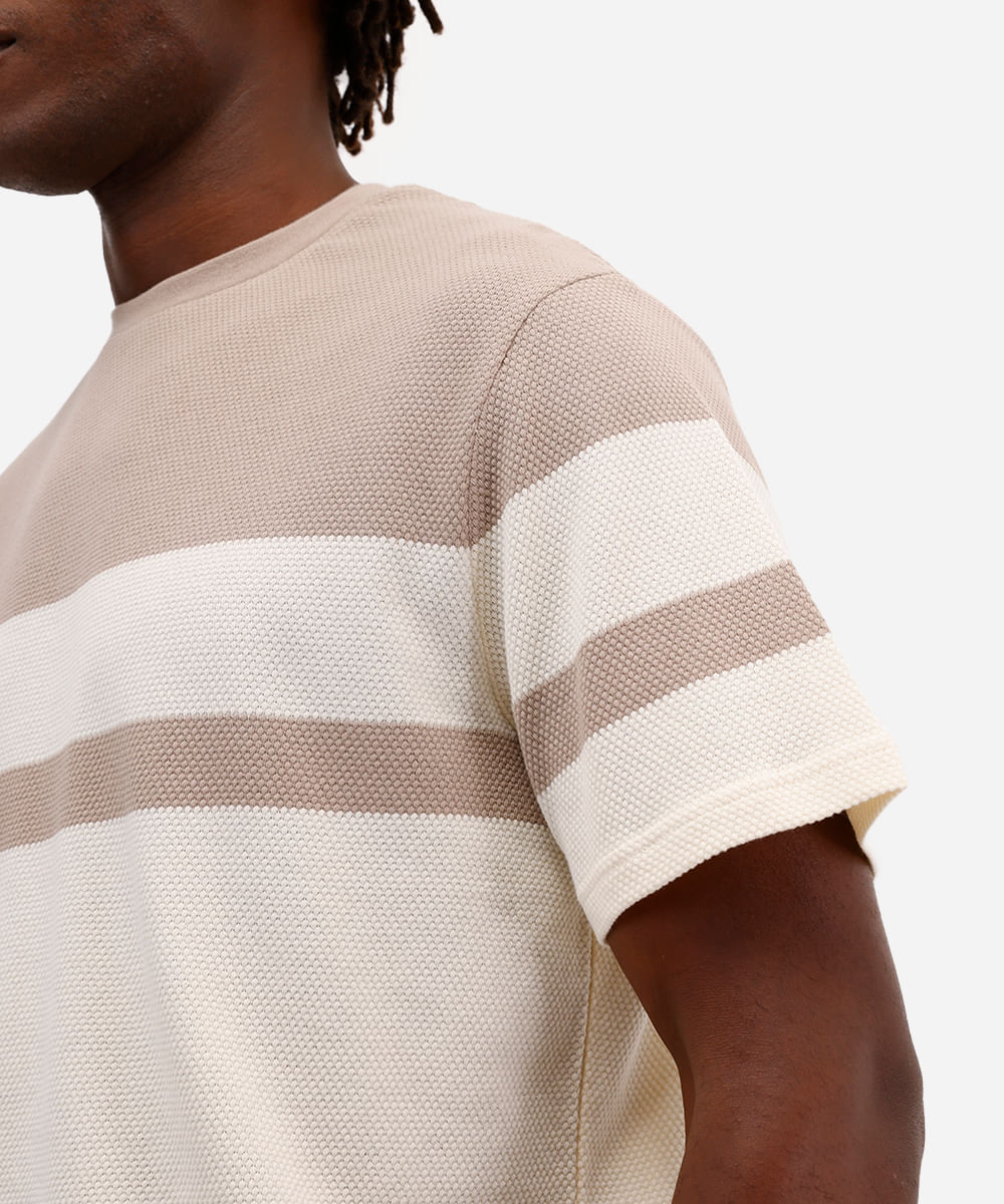 camiseta comfort texturizada listrada manga curta bege