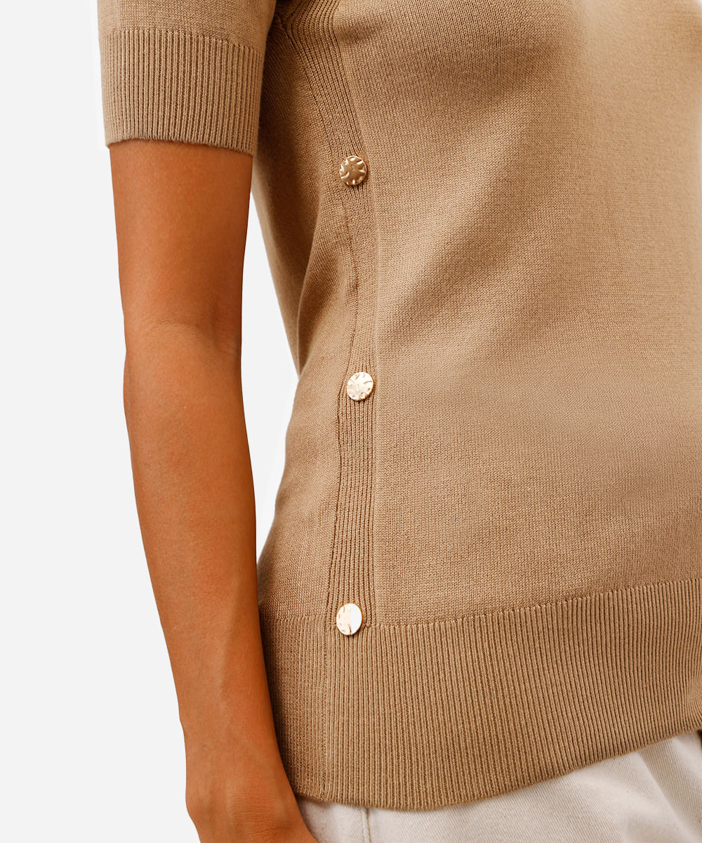 blusa feminina de tricot com botões manga curta bege